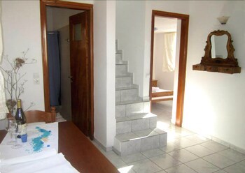 Aparthotel Alonistra Oia Houses