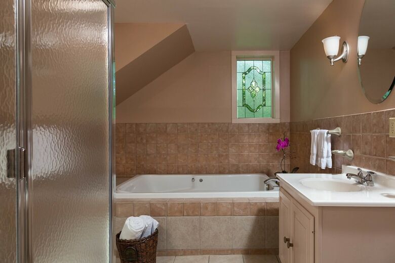 Bed & Breakfast Hawthorn Inn