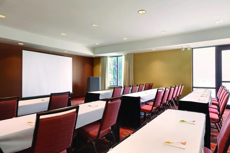 Hotel Courtyard By Marriott Junction City