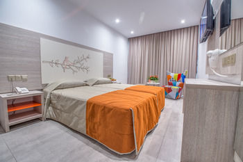 Aparthotel Nicholas Color Hotel