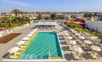 Aparthotel Nicholas Color Hotel