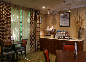 Holiday Inn Express Hotel  Suites Atlanta-emo