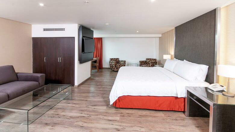 Hotel Lark