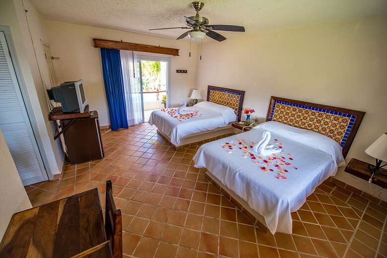 Petit Lafitte Hotel
