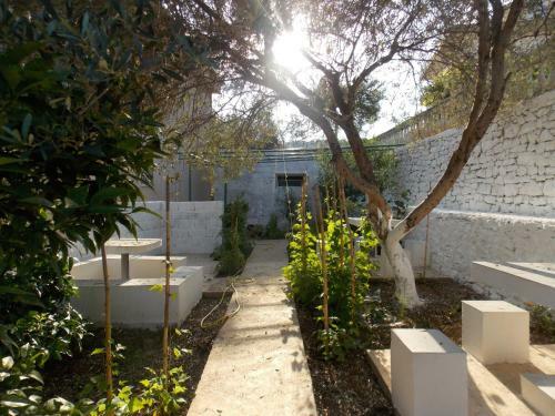 Hostal Guest House Vila Bega