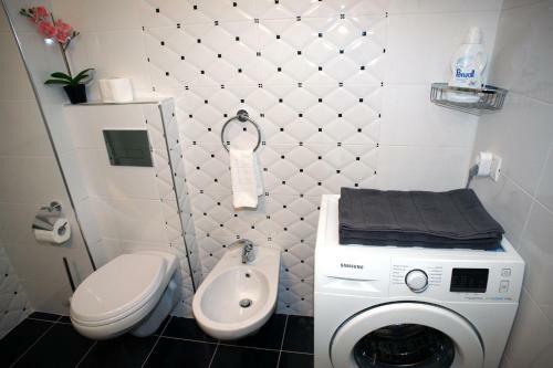 White Residence Apartments