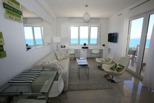 White Residence Apartments