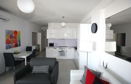 White Residence Apartments