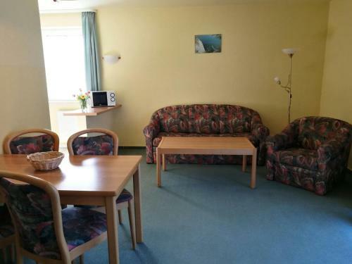 Hotel Und Appartements J�gerhof R�gen