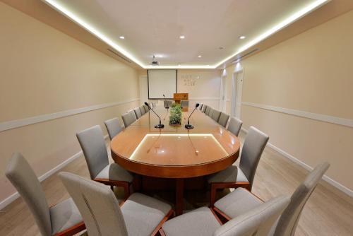 Alis Hotel