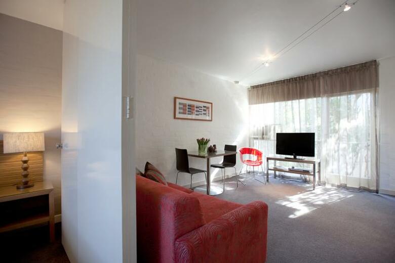 Hotel Punt Hill South Yarra