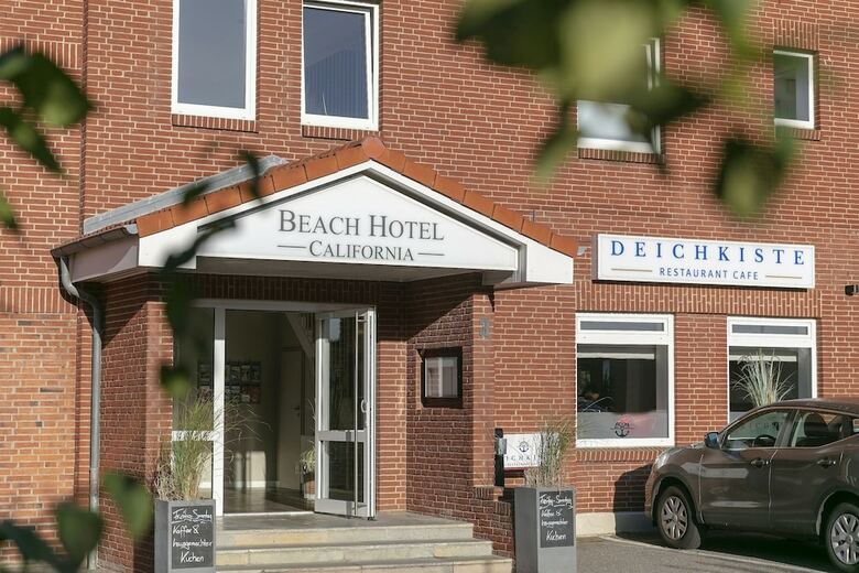 Beach Hotel California