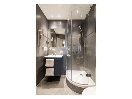 Hotel K�nigshof Hauptbahnhof Superior