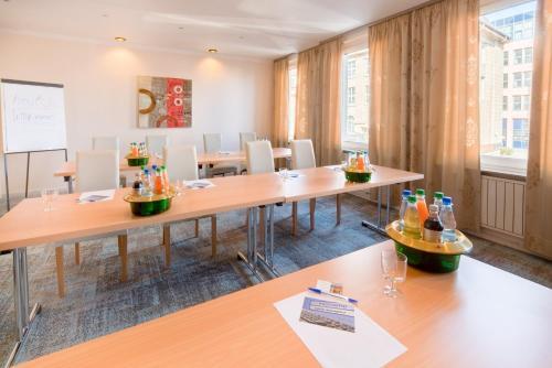 Hotel K�nigshof Hauptbahnhof Superior