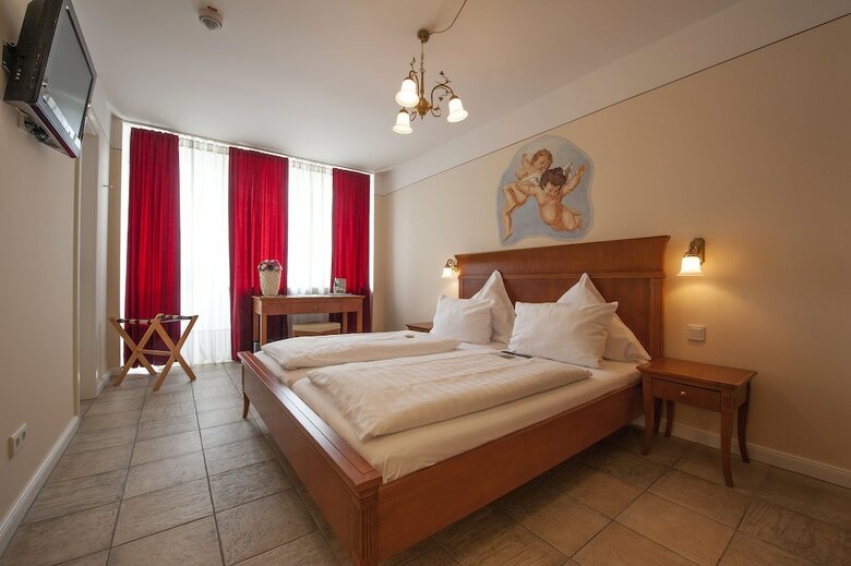 Hotel XII Apostel Albergo