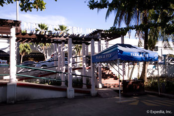 Hotel Waterfront Airport  Mactan