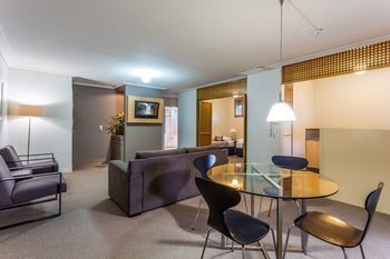 Quality Hotel Airport International