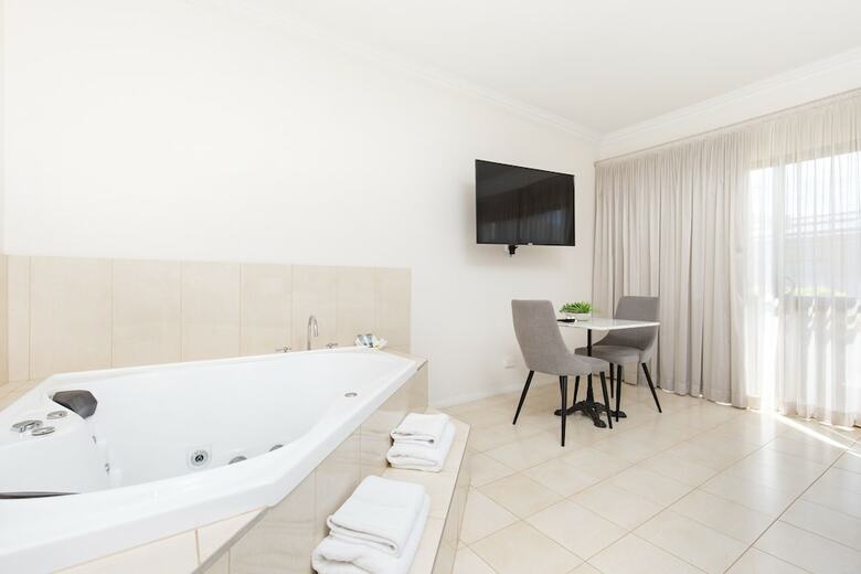 Hotel Comfort Inn Deakin Palms