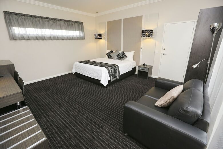 Hotel Comfort Inn Deakin Palms