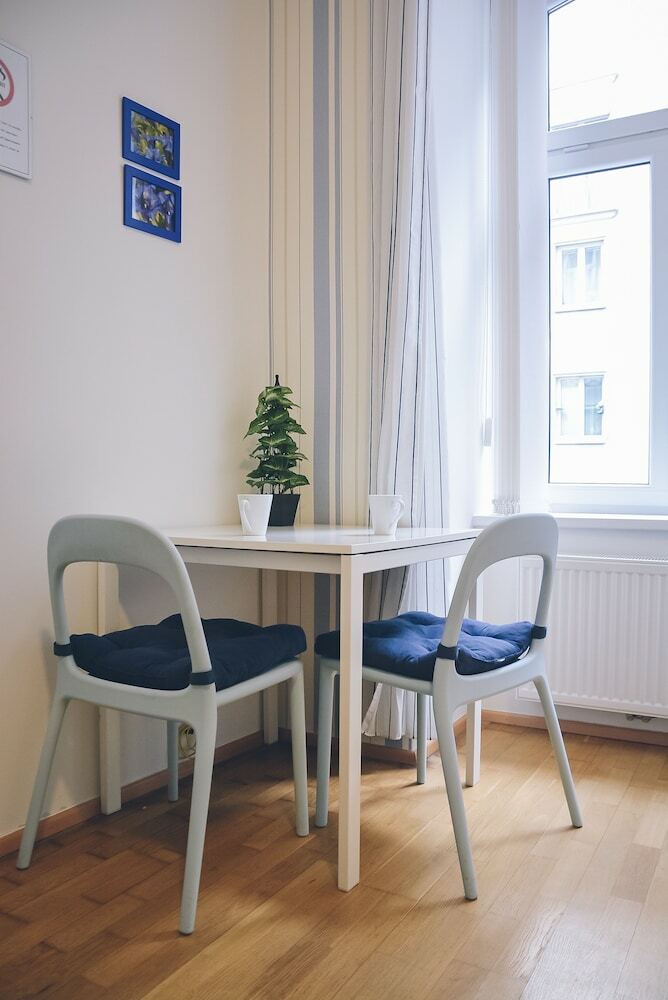 Jl Apartments