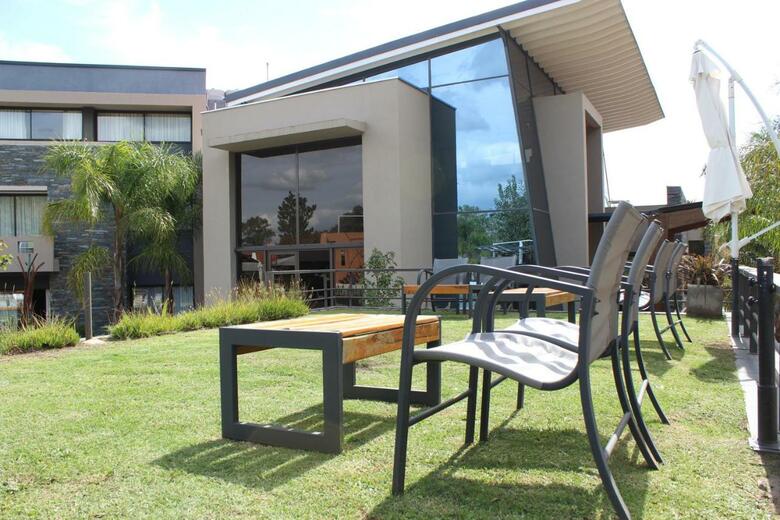 Hotel Altos De Merlo Suites