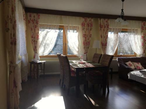 Hostal Helenental Pension & Apartments