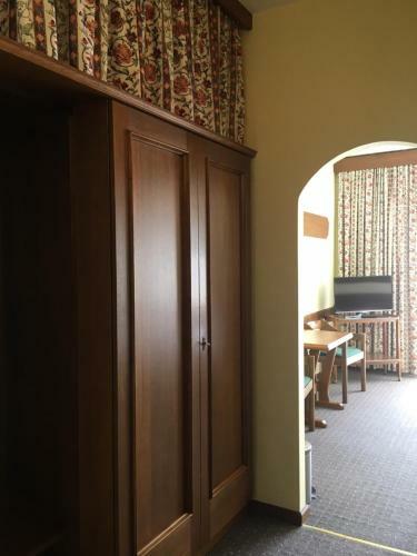 Hostal Helenental Pension & Apartments