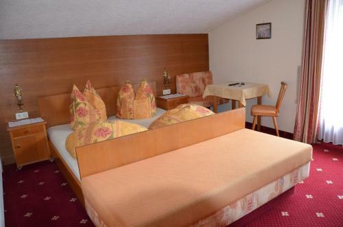 Hostal Appartements G�stehaus Schrott