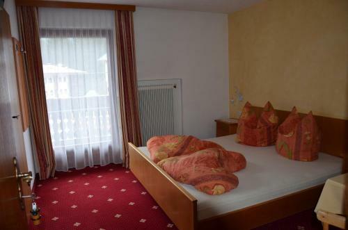 Hostal Appartements G�stehaus Schrott