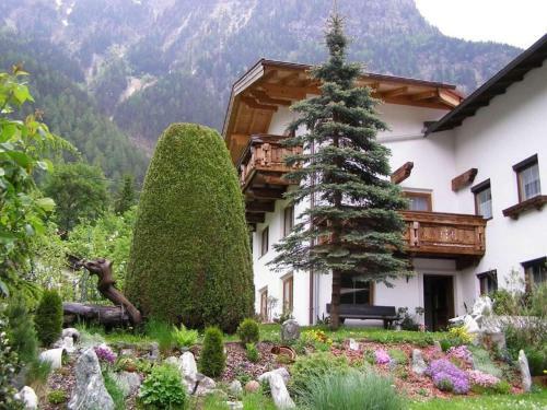 Hostal Appartements G�stehaus Schrott