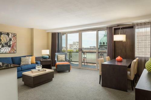 Hotel The Windsor Suites