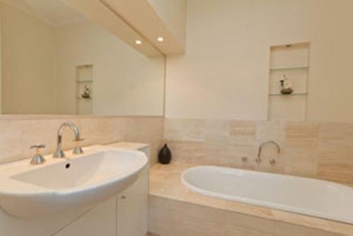 Aparthotel Sixty Two On Grey Serviced Apartments