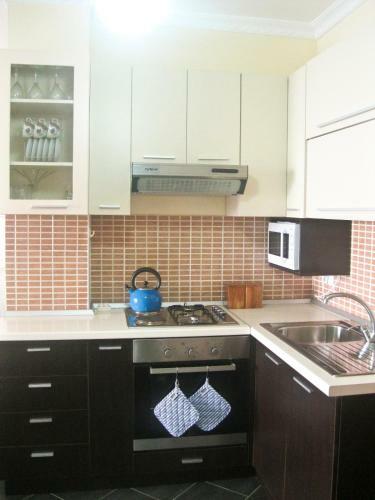 2 Beachfront Apartments + Parking + Wifi