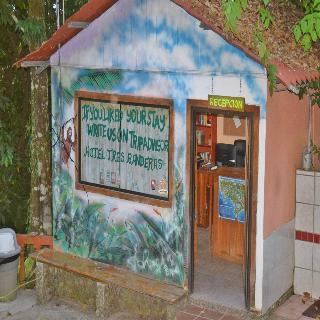 Tres Banderas Hotel(hdo)