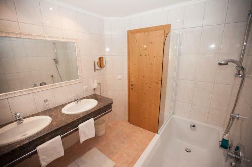 Bed & Breakfast Alpenresidenz Trisanna