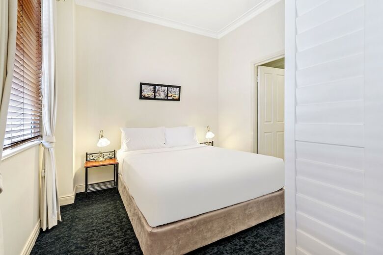 Aparthotel Ultiqa Rothbury Hotel