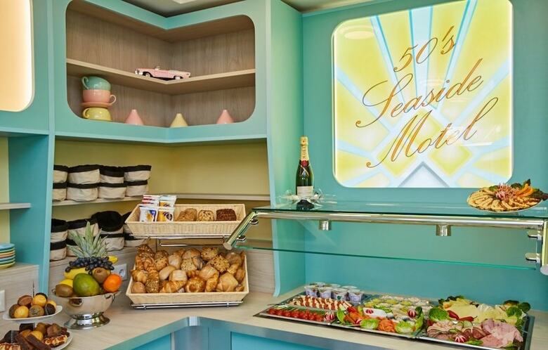 Bernstein Hotel "50`s Seaside Motel"
