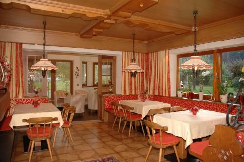 Hostal Hotel-garni Almhof