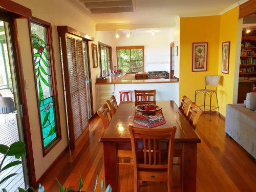 305 Montville