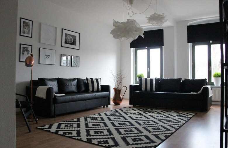 Leon Apartments
