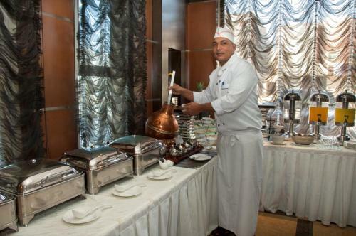 Aparthotel Al Farhan Suites Ishbillia