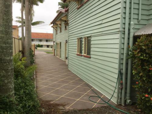 Redcliffe Holiday Let