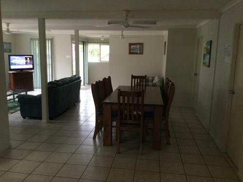 Redcliffe Holiday Let