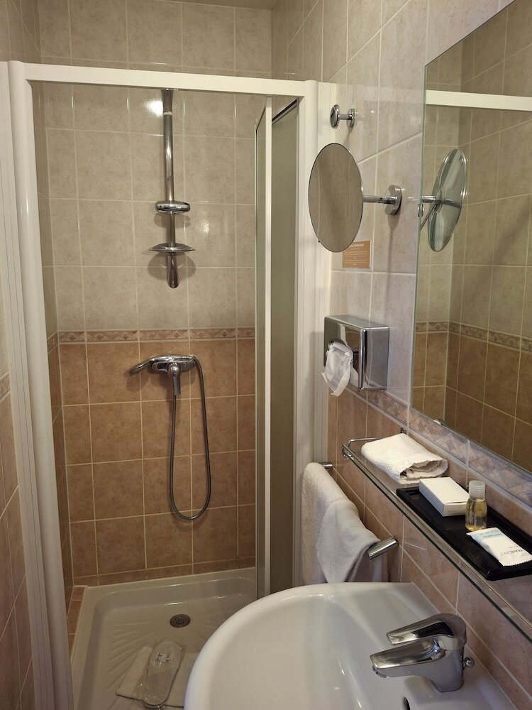 Inter-hotel De La Tour Maje