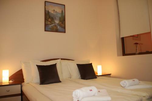 Flora Apartment 423