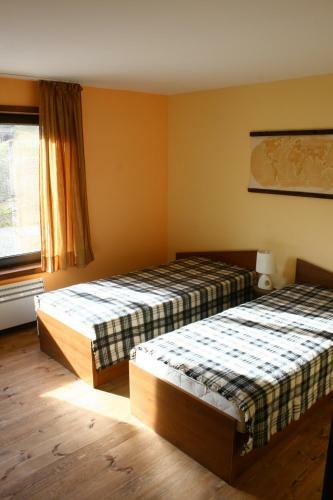 Hostal Guesthouse Karaivan