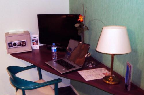 Brit Hotel Les Colonnes