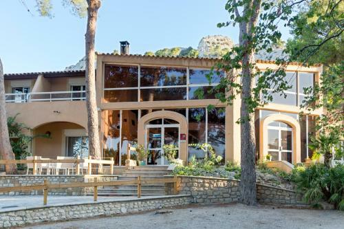 Hotel Logis Domaine De Roquerousse
