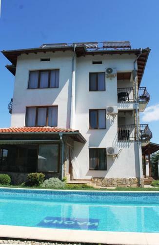 Hostal Ilona House