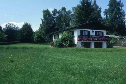 Ferienwohnung Haus "hirschgarten"
